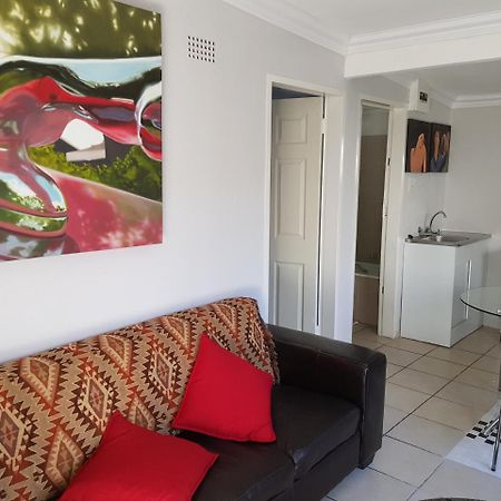 Hotel Mi Casa Su Casa Randburg Esterno foto