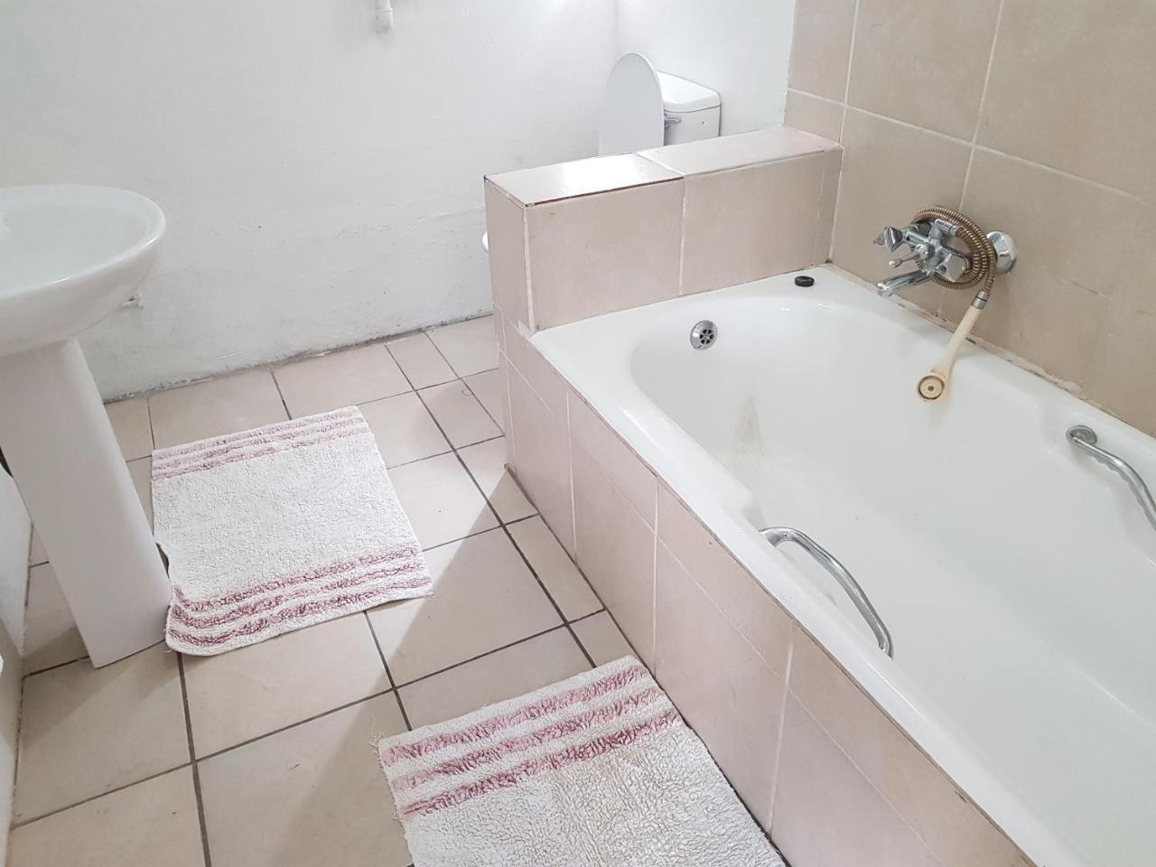 Hotel Mi Casa Su Casa Randburg Esterno foto