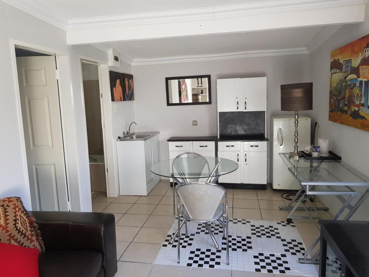 Hotel Mi Casa Su Casa Randburg Esterno foto